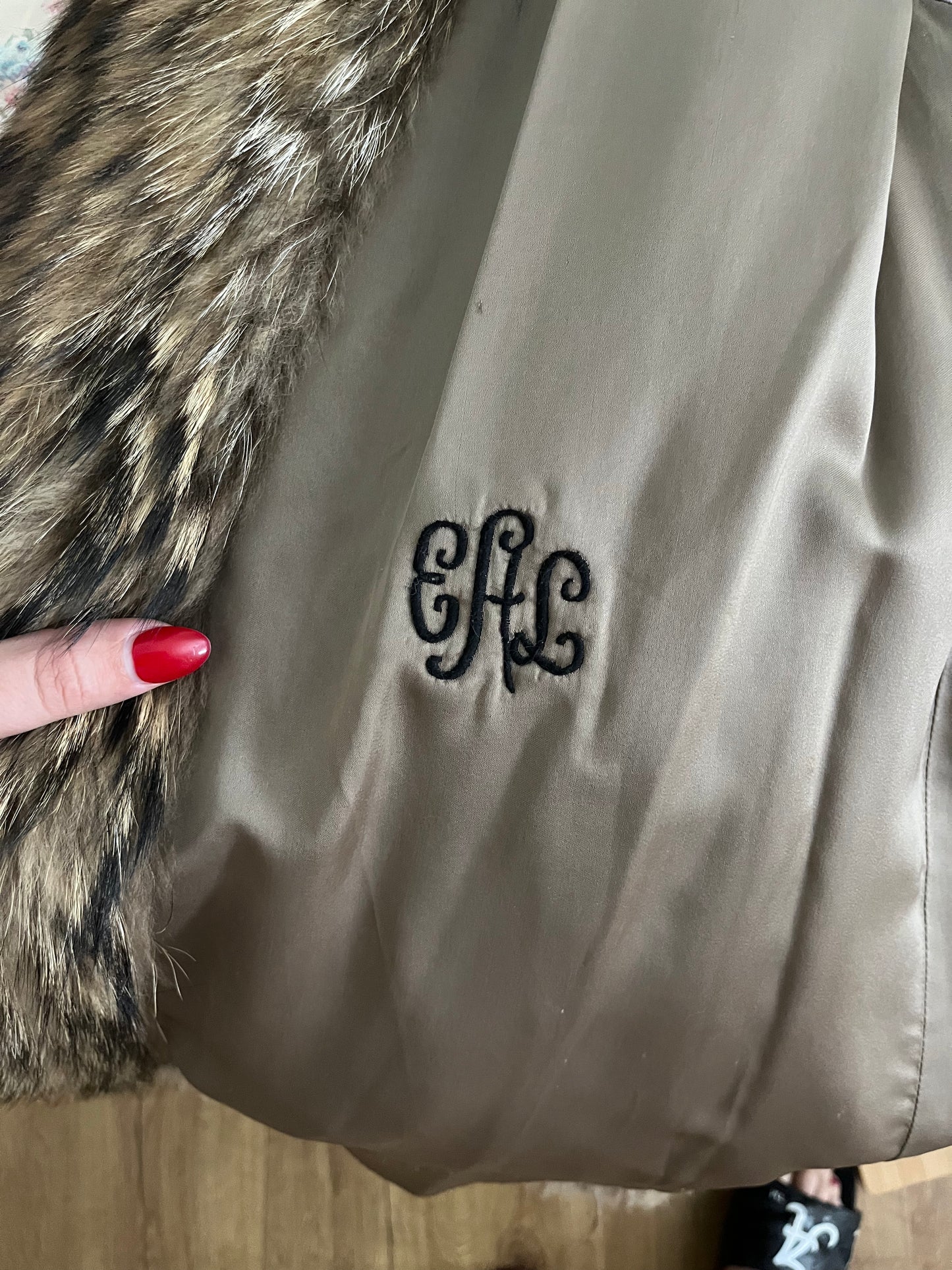 80s Bloomingdale's raccoon fur, size M-L