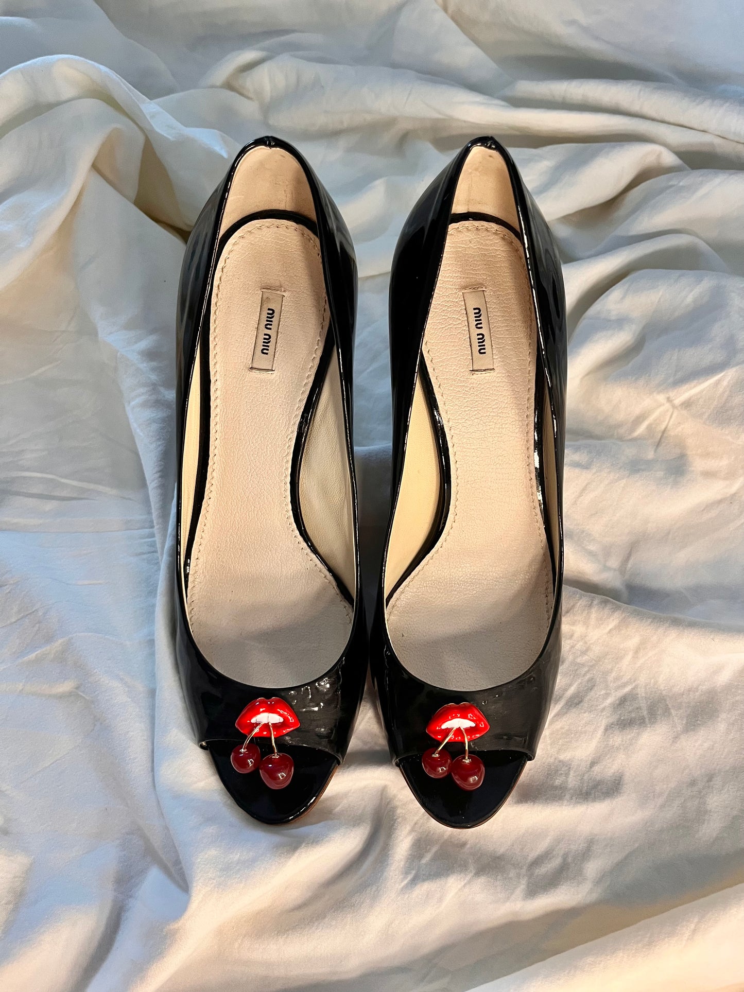 cherry bomb miu miu, US 9